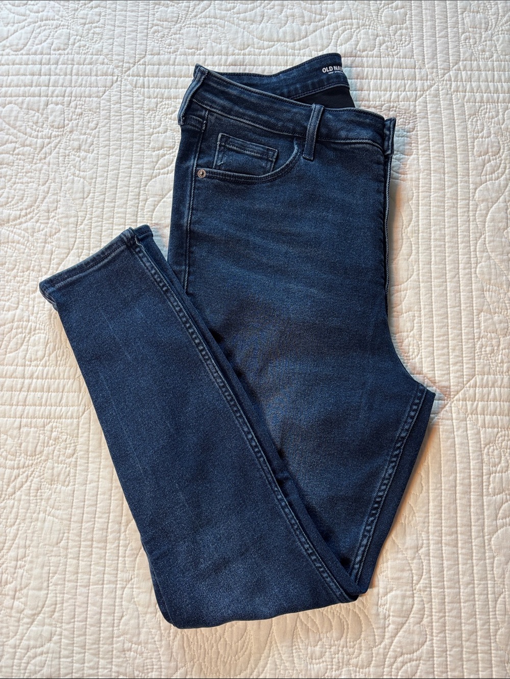 Old Navy Women's Skinny Jeans in Dark Indigo Blue